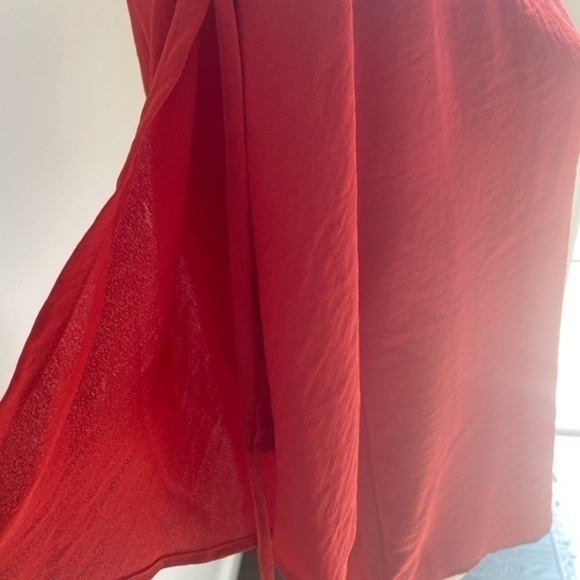 NWT Vince Camuto Red Split Sleeve Blouse Size XS - Picture 2 of 6